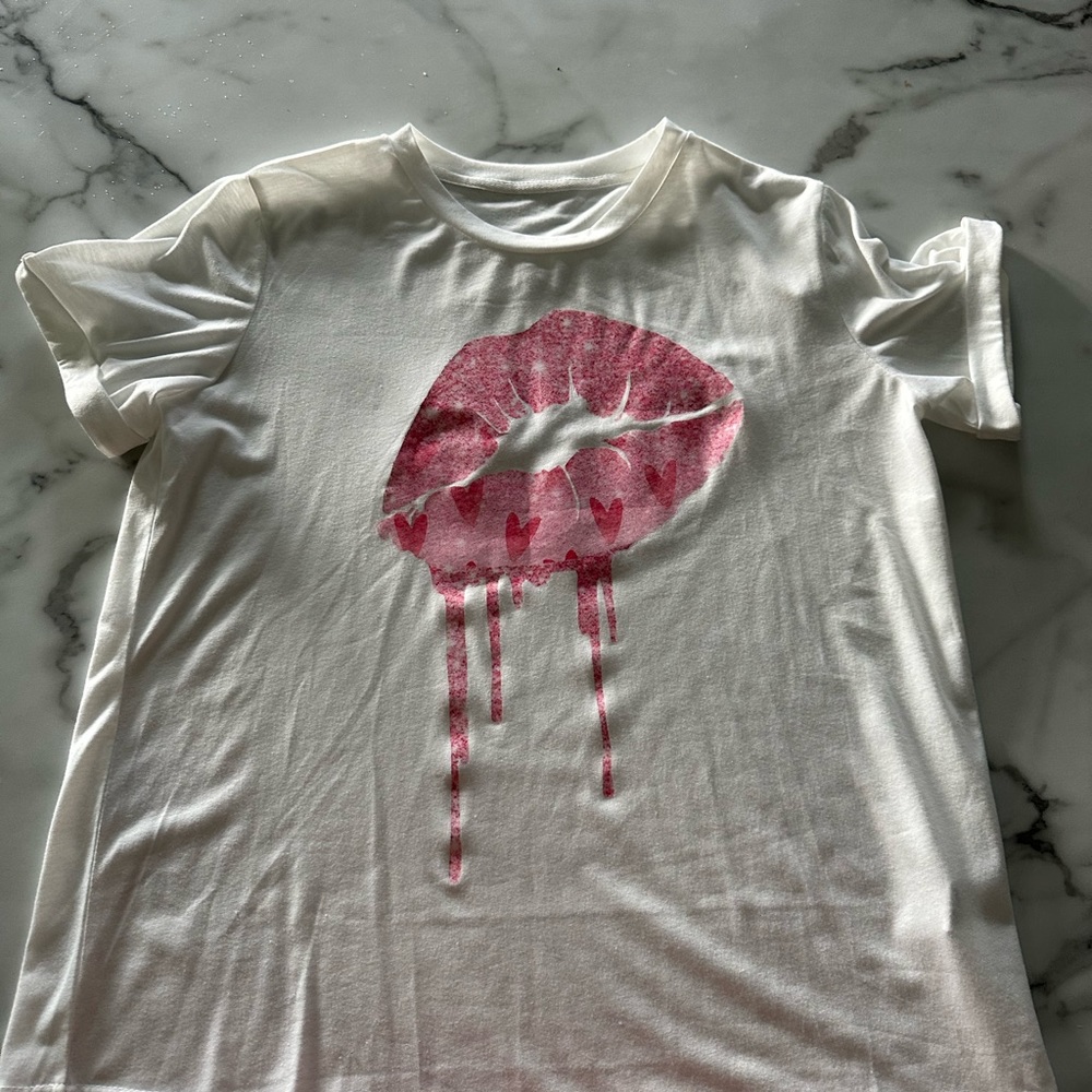 Women’s size large shirt